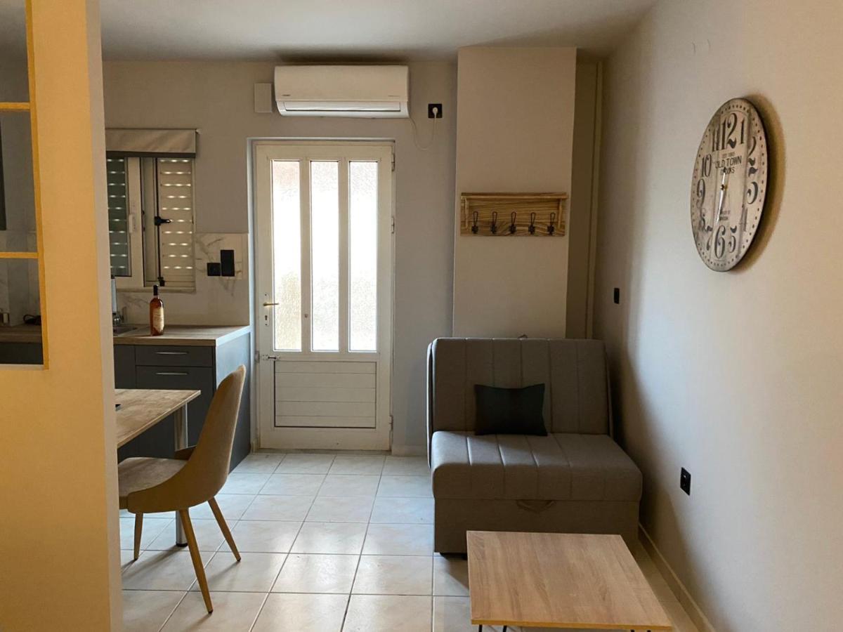 Downtown Corner Apartment Kalamata Luaran gambar
